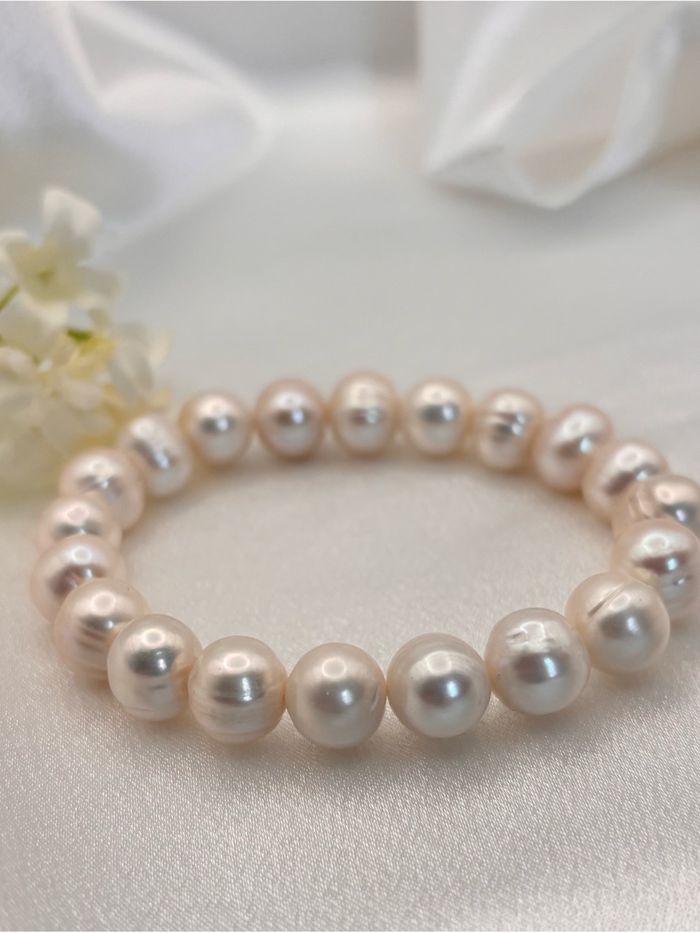 Elegant Stretch South Sea Pearl Bracelet